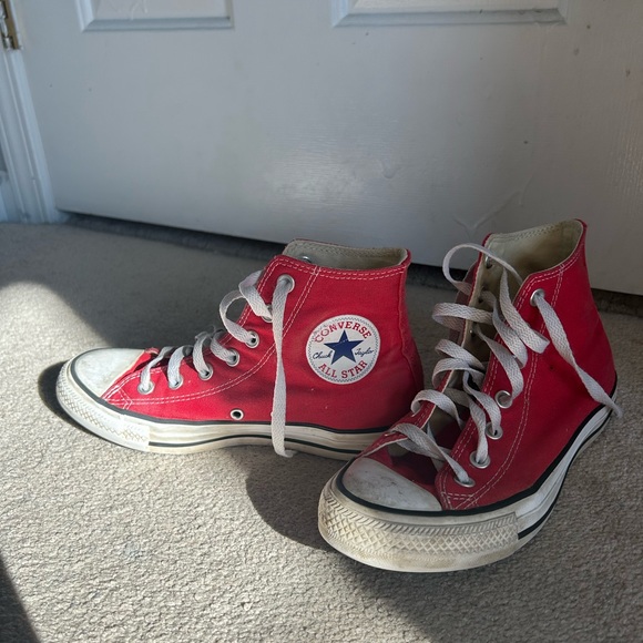 Red Converse - Picture 4 of 6